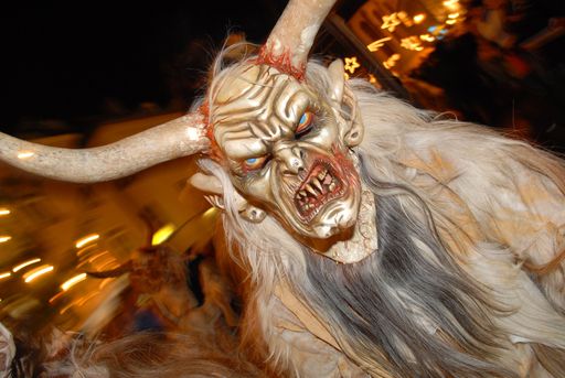 Vorschau Bild von Krampusse hautnah bei den Bartlumzügen in
Kärnten.