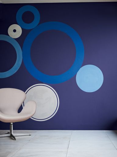 Jetzt wird's Blau: So lautet die aktuelle
Farbprognose für 2013 von AkzoNobel, dem weltgrößten Anbieter von
Farben und Lacken.