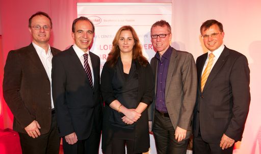 Die Podiums-Teilnehmer (v.li.): Markus
Hengstschläger (Vorstand an der Medizinischen Universität Wien),
Günter Thumser (Präsident Henkel CEE), Andrea Kleibel (Vizerektorin
Universität für Musik und darstellende Kunst Wien), Peter Stöger
(Trainer FK Austria Wien) und Gerald Steger (Vorsitzender der
Geschäftsführung café+co International Holding).
