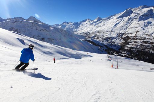  Wintersportfans können die idealen Bedingungen
bis 25. November zusätzlich bei ermäßigten Skipasstarifen und 20
Prozent Rabatt auf den Skiverleih nutzen. Aufnahmedatum: DO
15.11.2012