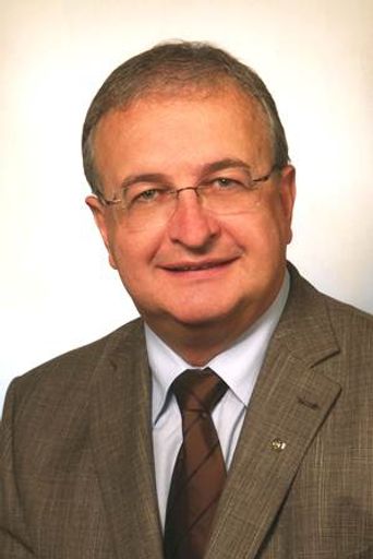  Der Sprecher der österreichischen
Ingenieurkonsulenten Dipl.-Ing. Klaus Thürriedl hat sich auf der 9.
Generalversammlung ECEC (European Council of Engineers Chambers) bei
der Wahl zum Generalsekretär mit 10 zu 6 Stimmen durchgesetzt.