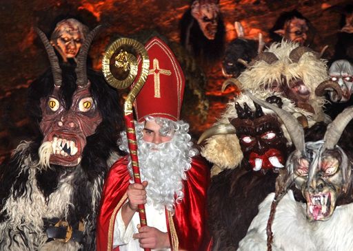 Schaurig schön wird es - wenn der Krampus im
Salzbergwerk auf dem Dürrnberg für Aufregung sorgt