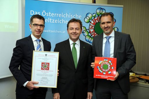 Umweltzeichenverleihung: Umweltminister Niki
Berlakovich verlieh Naturkraft Energievertriebsgesellschaft m.b.H.
das Österreichische Umweltzeichen