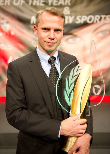 Der Direktor des Heeresgeschichtlichen Museums, HR
Dr. Cristian M. Ortner mit der Auszeichnung "Civil Servant of the
Year".