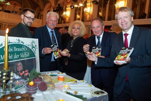 http://www.apa-fotoservice.at/galerie/3633/ Im
Bild v.l.n.r. Christopher Brauchl (Markt der Vielfalt), KommR Kurt
Staska (Bürgermeister der Stadt Baden), Maria Brauchl (Markt der
Vielfalt), Genuss Guide Herausgeber Fritz Stifsohn und Genuss Guide
Herausgeber Willy Lehmann