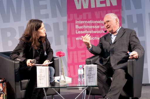http://www.apa-fotoservice.at/galerie/3627 Im Bild:
Stargast Martin Walser im Gespräch mit Katja Gasser auf der BUCH
WIEN