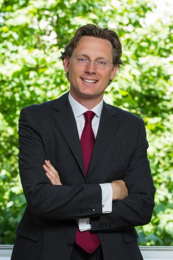 Generaldirektor Dr. Johannes Hörl wurde für fünf
Jahre wiederbestellt.