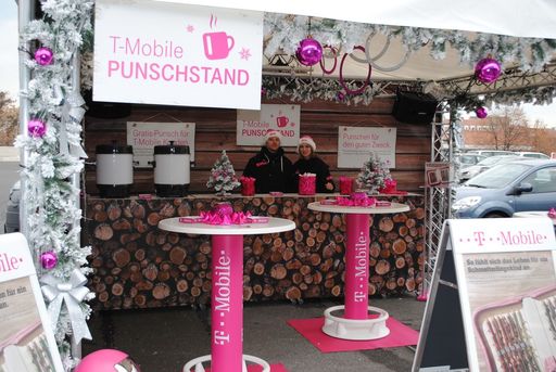 Spendenaktion für die Therapie von
"Schmetterlingskindern" beim Mobilen Punschstand von T-Mobile