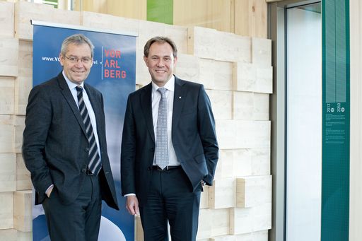 Mag. Christian Schützinger (Geschäftsführer
Vorarlberg Tourismus), Mag. Karlheinz Rüdisser (Landesstatthalter).
