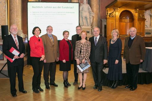 http://www.apa-fotoservice.at/galerie/3523/ Im Bild
v.l.n.r.: Fritz W. Scharpf (Direktor Emeritus des
Max-Planck-Instituts für Gesellschaftsforschung, Köln), Silvia
Angelo ( Leiterin der Abteilung Wirtschaftspolitik der
Arbeiterkammer Wien), Franz Fischler (EU-Kommissar und
Bundesminister a.D.,Europäisches Forum Alpbach), Getrude
Tumpel-Gugerell (ehm. Mitglied des Direktoriums EZB und OeNB,
Mitglied des Universitätsrats), Alexander Van der Bellen
(Nationalratsabgeordneter a.D. und Beauftragter der Stadt Wien für
Universitäten und Forschung), Gerda Falkner (Leiterin der
Forschungsplattform "europäische Integrationsforschung"), Heinz W.
Engl (Rektor der Universität Wien), Barbara Weitgruber
(Sektionschefin im Bundesministerium für Wissenschaft und
Forschung), Heinrich Neisser (Zweiter Nationalratspräsident und
Bundesminister a.D., Initiative Demokratiereform)