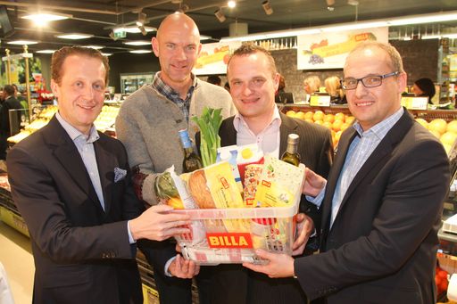http://www.apa-fotoservice.at/galerie/3725/ Im Bild
v.l.n.r.: BILLA Vertriebsdirektor Robert Nagele, Bürgermeister
Jürgen Winter, BILLA Filialleiter Rene Schrempf und BILLA
Vertriebsmanager Adolf Fischer freuen sich über die BILLA
Neueröffnung in Schladming.