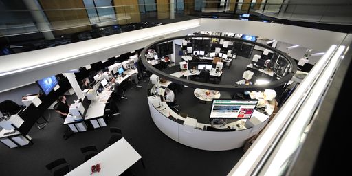 Der neue Newsroom der Tiroler Tageszeitung TT im
Pema-Gebäude Headline / Moser Holding MoHo