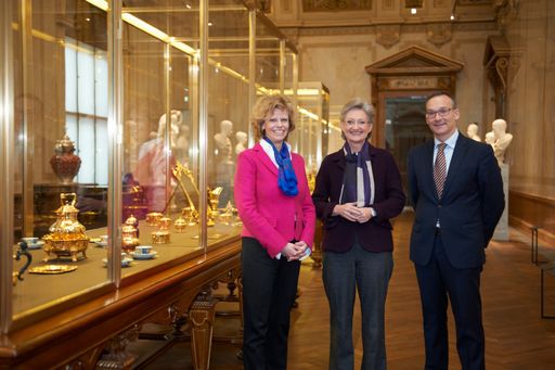 Im Bild: Sabine Haag, Claudia Schmied, Franz
Kirchweger (v.l.n.r.)