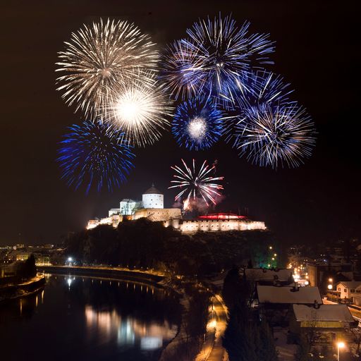  In Kufstein gehen die Uhren anders, denn die
Festungsstadt begrüßt das neue Jahr bereits traditionellerweise
einen Tag früher als der Rest der Welt. Das vorgezogene Jahresfinale
findet heuer bereits zum 17. Mal statt und hat sich mittlerweile als
unverzichtbares Kultevent im Tiroler Unterland etabliert.