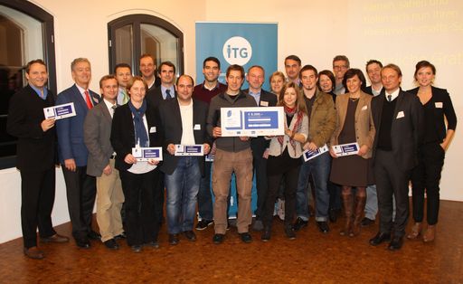  Die Unternehmer/innen aus Salzburg freuen sich über den 5.000
Euro Kreativwirtschaftsscheck.