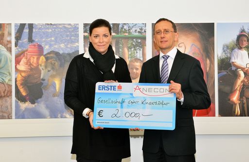  Hans Schmit, Geschäftsführer des Softwarehauses
ANECON, überreichte den von seinen Mitarbeitern initiierten
Spendenscheck in Höhe von EUR 2.000,- an Tanja Lechner,
Geschäftsführerin der Gesellschaft österreichischer Kinderdörfer.