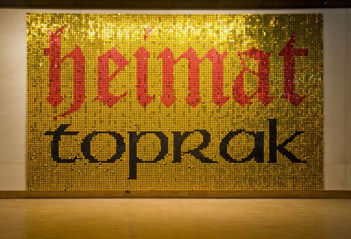 Hüseyin Bahri Alptekin, "Heimat-Toprak", 2001
Courtesy RAMPA, Istanbul