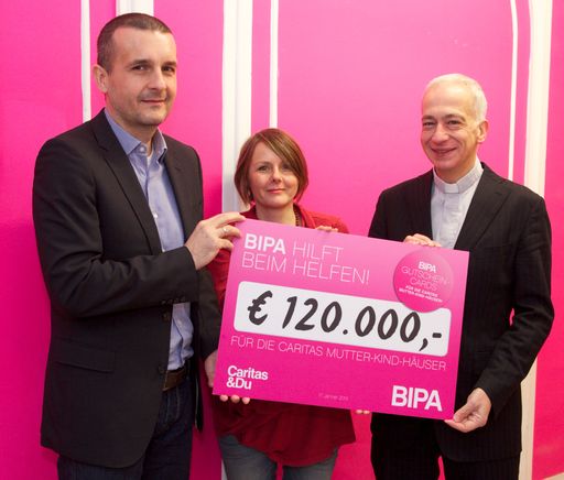 http://www.apa-fotoservice.at/galerie/3792 Im Bild
v.l.n.r.: Hubert Sauer (Geschäftsführer BIPA), Claudia Amsz
(Hausleiterin Mutter-Kind-Haus Luise), Michael Landau (Direktor
Caritas Wien)