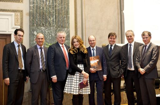  http://www.apa-fotoservice.at/galerie/3788 Im Bild
v.l.n.r.: Mag. Dominik Guggenberger, iSi GmbH, Moderator Mag. Hans
Kratzer, PERI Consulting, BM Rudolf Hundstorfer, Bundesminister für
Arbeit, Soziales und Konsumentenschutz, Dr. Anna Vavrovsky, Academy
for Value in Health, Mag. Stefan Brinskele, REiNTEGRA, Mag.
Christoph Neumayer, Industriellenvereinigung, Univ.-Prof. Dr.
Johannes Wancata, MedUniWien, Abteilung für Sozialpsychiatrie, Dr.
Michael Fembek, bauMax.