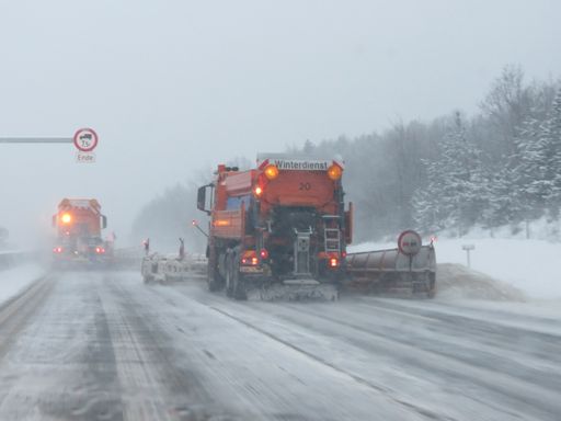 Seit Montag stehen die 1.400 Mitarbeiter der
ASFINAG Autobahnmeistereien im Winter-Dauereinsatz.