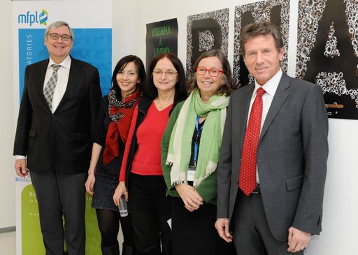  Gemeinsames Pressegespräch von Minister Karlheinz
Töchterle, FWF-Präsident Christoph Kratky, den Biochemikerinnen
Renee Schroeder und Andrea Barta sowie Doktorandin Nadia Tukhtubaeva