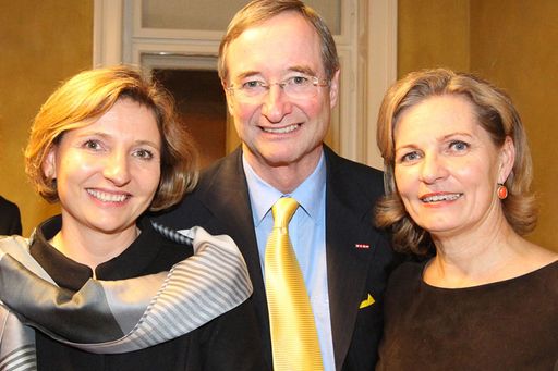 v.l.n.r.: Mag. Corinna Prinz-Stremitzer, Dr.
Christoph Leitl, Mag. Dr. Ulrike Mursch-Edlmayr