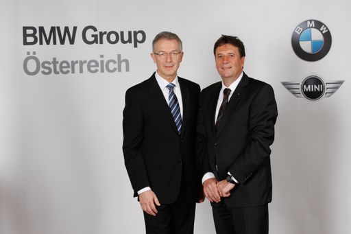 BMW Group in Österreich. Wirtschaftspressekonferenz
am 30. Jänner 2013: DI (FH) Gerhard Wölfel, Geschäftsführer BMW
Motoren GmbH (links) und Kurt Egloff, Geschäftsführer BMW Austria
GmbH