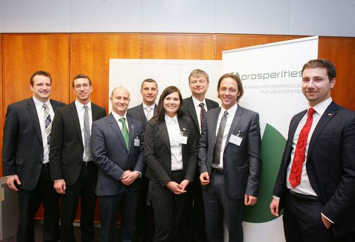  http://www.apa-fotoservice.at/galerie/3839/ Im Bild
v.l.n.r.: Patrick Haibach (Prisma Life AG), Dr. Marco Nigsch (Head
privat banking, Volksbank Liechtenstein AG), Markus Pernegg
(Geschäftsführung i-prosperities GmbH), Ing. Peter Maierhofer
(Vorstand WM-AG), Anna-Saskia Noeh (CEO, Premius AG),Mag. Hannes
Fahrnberger (CEO, Vienna-Life LV AG), Horst Neumeister (Prisma Life
AG) und Christian Holweg (Geschäftsführung i-prosperities GmbH)