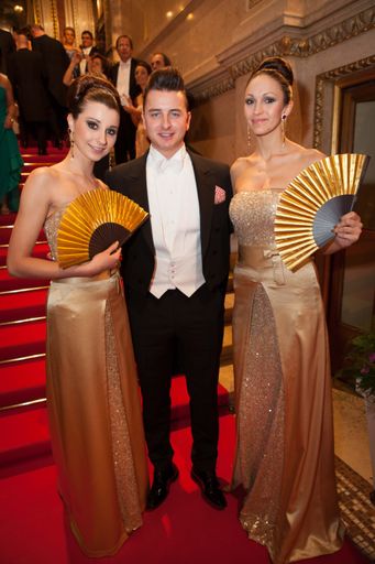 Vorschau Bild von Andreas Gabalier mit den Ferrero Ambassadors.