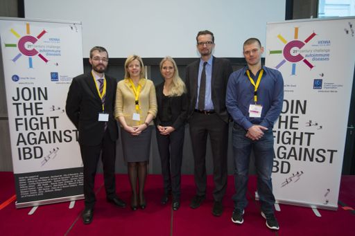 Im Bild v.l.n.r.: Dr. Marco Greco - EFCCA
Präsident, Professor Dr. Séverine Vermeire - Präsident-elect ECCO,
Dr. Tine Jess - National Center for Health Data and Disease Control,
Copenhagen/Denmark, Univ.-Prof. Dr. Walter Reinisch - MedUni Wien,
Mr. Daniel Sundstein - IBD Patient, Dänemark