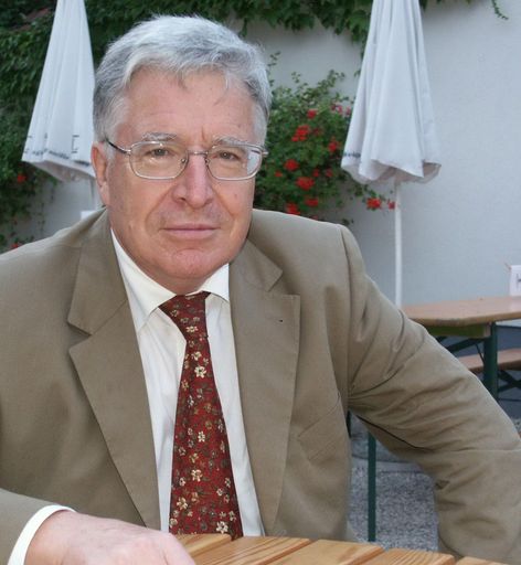  Dr. Hansjörg Wachta