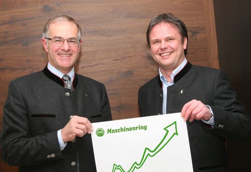 Landesobmann Hannes Haas und Hannes Ziegler freuen
sich über ein gelungenes Wirtschaftsjahr.