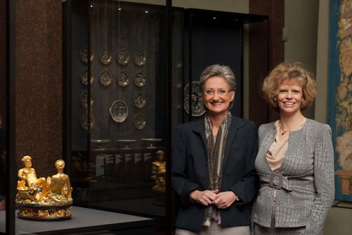  Kulturminsterin Claudia Schmied und
Generaldirektorin Sabine Haag in der neuen Kunstkammer Wien.