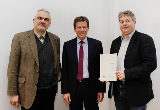 Präsentation des Berichts "Studiensituation" mit
Martin Unger (IHS) - Studierenden-Ombudsmann Leidenfrost informierte
über unterstützende Angebote für Studierende. Im Bild v.l.n.r.:
Josef Leidenfrost, Karlheinz Töchterle und Martin Unger