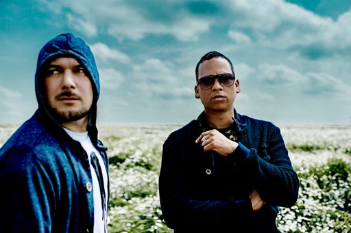 Soulsänger Xavier Naidoo und Rapper Kool Savas
beaten beim Top of the Mountain Easter Concert am 1. April 2013 auf
2.300 Metern Höhe in Ischgl