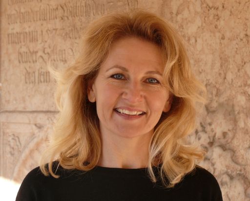  Mag. Heidi Friedberger (44) unterstützt seit 1.
März die Salzburger PR-Agentur Mediaclub im Bereich "Historische
Kommunikation"