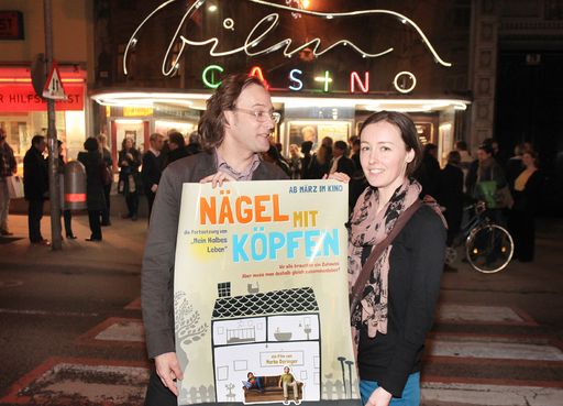  http://www.apa-fotoservice.at/galerie/3919
Filmpremiere von NÄGEL MIT KÖPFEN, der neue Film von Marko Doringer.
Im Bild v.l.n.r.: Marko und Marlene.