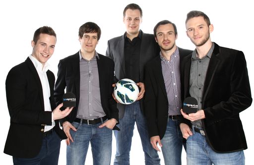  Das Kernteam von fanreport.com (v.l. Patrick
Mostböck, Dietmar Wieser, Florian Geheeb, Paul Reiter und David
Pitterle).