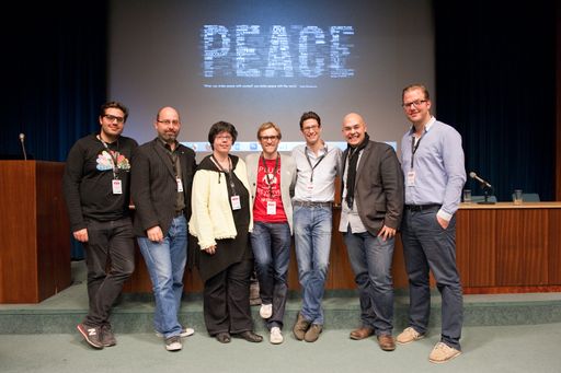  Im Bild von l. nach r.: Dr. Med. Lukas Zinnagel
(Diagnosia), Mag. Gerald Czech (Rotes Kreuz), Dr. Michaela Endemann
(Wissit), Fredrik DeBong (MySugr), Dr. Fritz Hoellerer (Aeskulapp),
Thorten Hoffmann (Präsident MobileMonday), Richard Harderer
(Moderator)