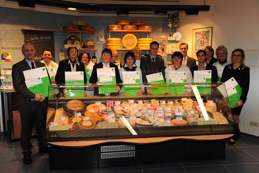 Die Käsesommeliers bei der Diplomverleihung im
deutschen Hannover. "Eine große Chance für Gastronomie und
Lebensmittelhandel" ortet der Verein Käsesommelier Österreich.
