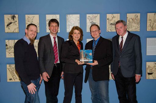 http://www.apa-fotoservice.at/galerie/3897 Im Bild
v.l.n.r.: Eduard Winter (Naturhistorisches Museum Wien), Hans-Georg
Hofer (Medizinhistorisches Institut der Universität Bonn), Gabriele
Zuna-Kratky (Technisches Museum Wien), Andreas Kroh
(Naturhistorisches Museum Wien), Helmut Lackner (Technisches Museum
Wien).