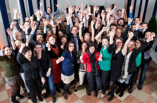 Vorschau Bild von Nach 15 Jahren beschäftigt ANECON in Wien, Dresden
und München über 100 Mitarbeiter.