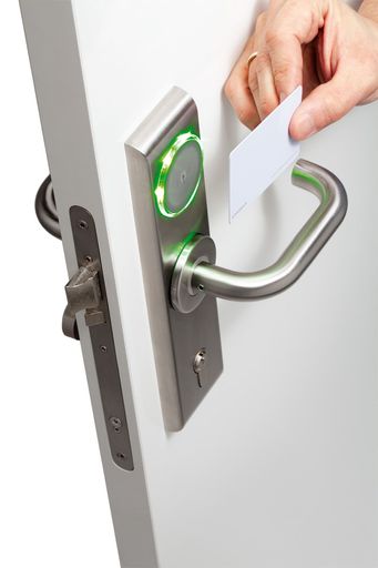  AMADEUS Allegro - NFC-fähiges Flaggschiff der neuen
Serie von Zutrittskontrollsystemen von Amadeus Systems.