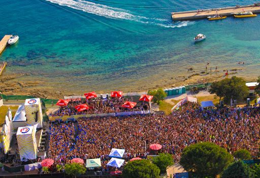Shaken - direkt am Meer - die Party-Reise Spring
Break Europe machts möglich