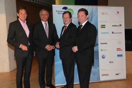 Die Initiatoren des Kommunalwirtschaftsforum 2013:
Wolfgang Vasko, Vasko+Partner, Alexander Schmidecker, Raiffeisen
Leasing, Claus Stadler, Strauss & Partner Development GmbH und Josef
Stadlinger, Siemens.