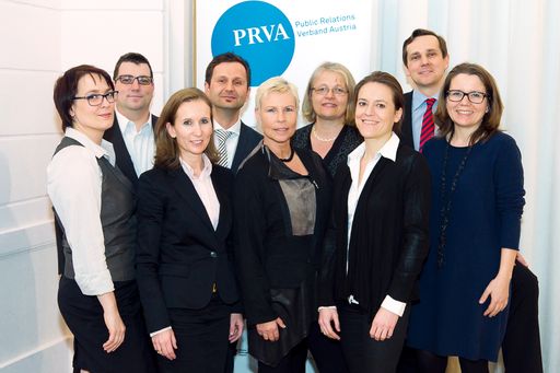 Der neugewählte PRVA Vorstand 2013 vlnr.: Birgit
Parade, Jürgen H. Gangoly, Ute Greutter, Andreas Bauer, Ingrid Vogl,
Susanne Senft, Andrea Winter, Peter N. Thier, Nina
Auinger-Sutterlüty.