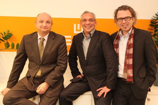 Peter Wagender (Mitte) mit seinen neuen Geschäftsführern Gernot
Egger (links) und Karl Sonnleithner