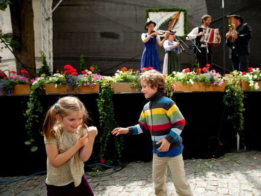 aufhOHRchen ist ein einzigartiges Begegnungsfest,
wo gemeinsam musiziert, gesungen getanzt und gefeiert wird