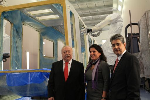 Eröffnung Roboterlackieranlage im Siemens-Werk
Simmering mit Bürgermeister Michael Häupl, Sandra Gott-Karlbauer,
Leitern des Geschäftsbereiches Urban Transport und Wolfgang Hesoun,
Generaldirektor Siemens Österreich.