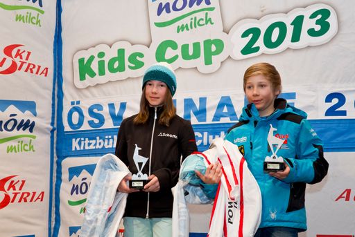 Vorschau Bild von Die beiden Tagessieger Celine Öbster (Union SV
Grossarl) und Lukas Gasser (Skiclub Bruck).